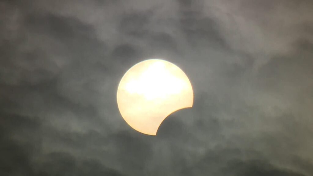 Gökyüzü kara geceye bürünecek: 6 dakika 23 saniye sürecek