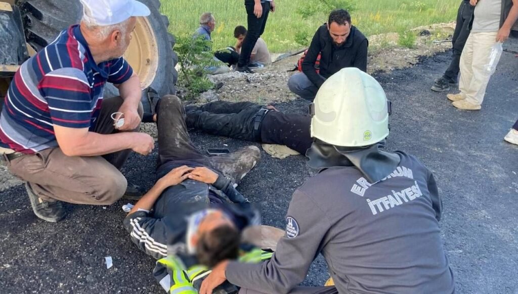 İş makinesi işçilerin arasına daldı: Yaralılar var