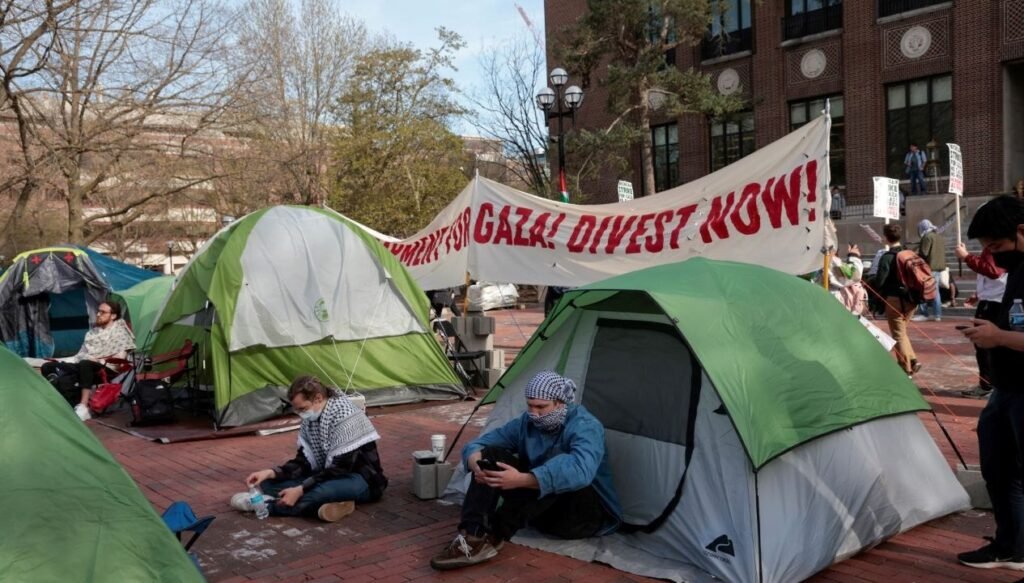 Öğrencileri gözetledikleri fark edilince sözleşme iptal edildi