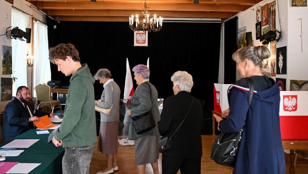 Polonya, cumhurbaşkanı seçiminin 2’nci turu için sandık başında