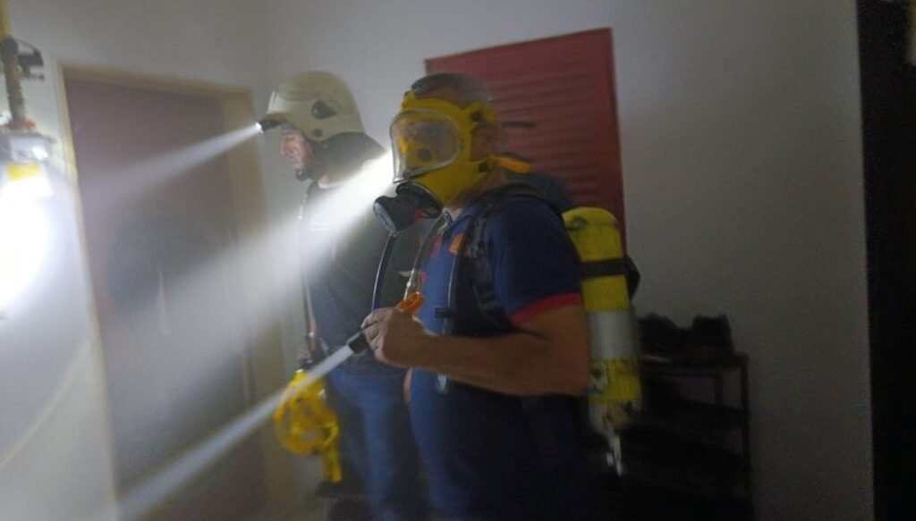 Siirt’te polis lojmanında yangın