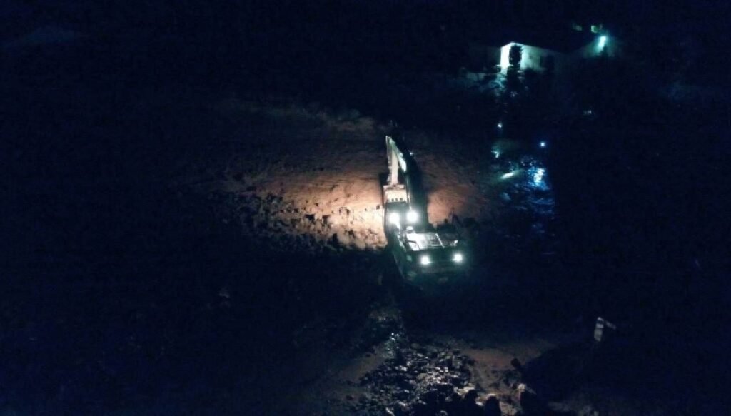 11 köyü sel ve heyelan vurdu