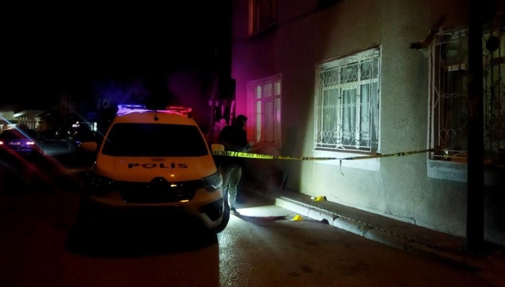 3’üncü kattan düşen çocuk ağır yaralandı