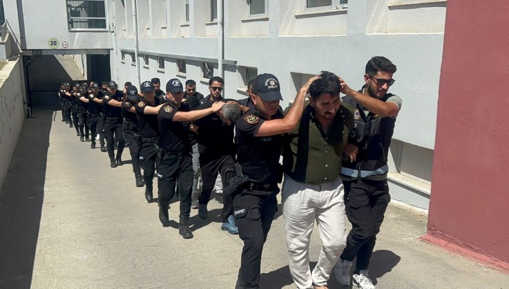 Adana’da ele geçirilen 825 kilo eroin soruşturması: 16 şüpheli tutuklandı