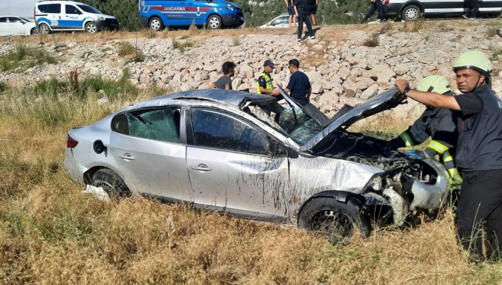 Anne, bebeği ve kız kardeşi aynı araçta can verdi