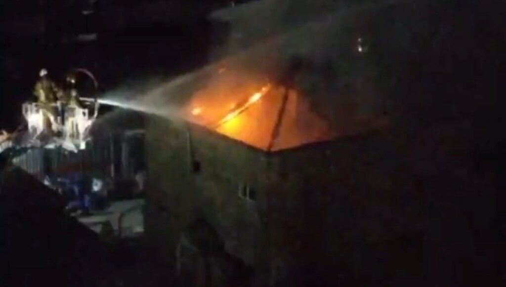 Başakşehir’de korkutan fabrika yangını