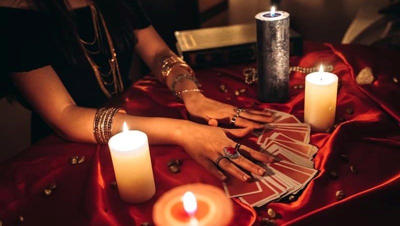 Büyü satışları patladı: ABD’de “cadı kiralama” modası