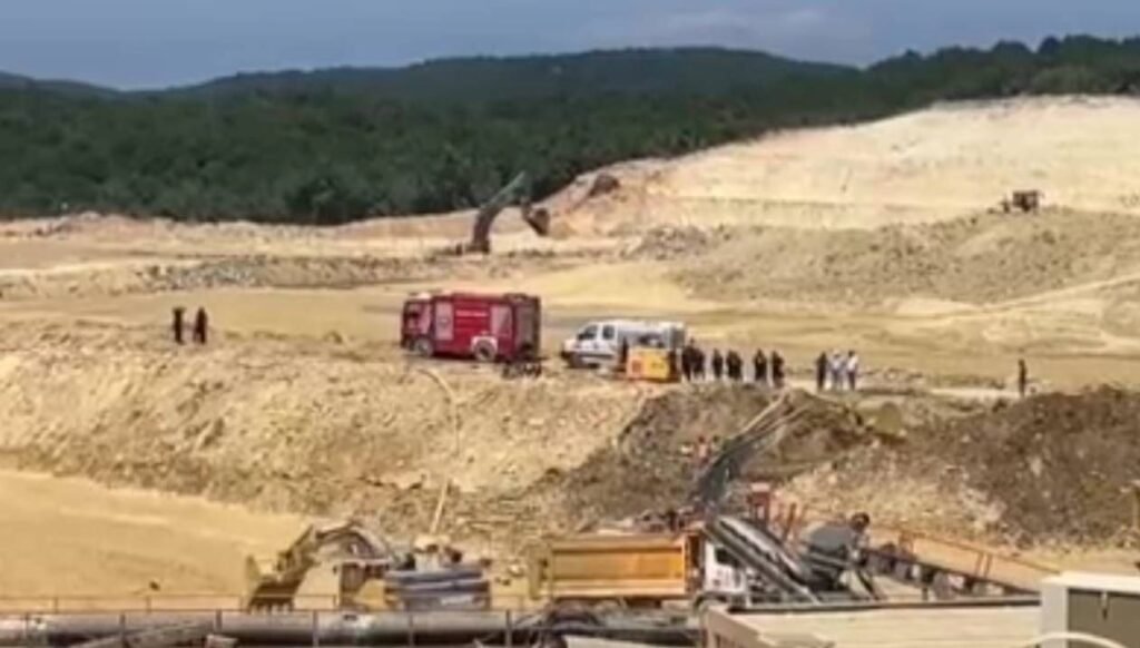 Çatalca’da kum ocağında göçük: Bir işçi hayatını kaybetti