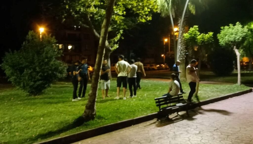 Eşiyle sahilde yürürken bıçaklanarak öldürüldü