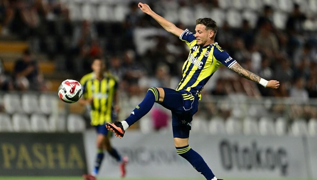 Fenerbahçe ilk hazırlık maçında 2 golle kazandı