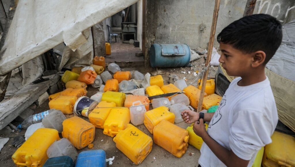 İsrail su bekleyen çocukları öldürdü! Katliama “arıza” savunması