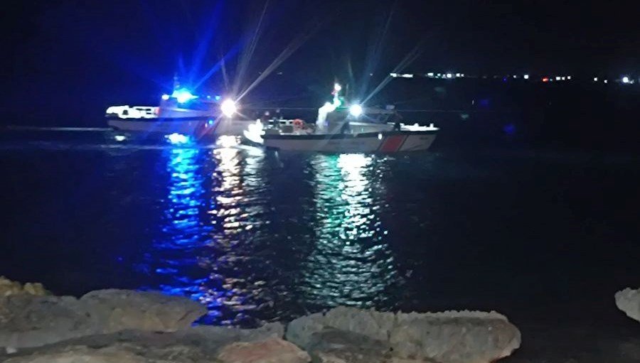 Mersin’de gece denize giren üç kişiden biri boğuldu, iki kişi aranıyor
