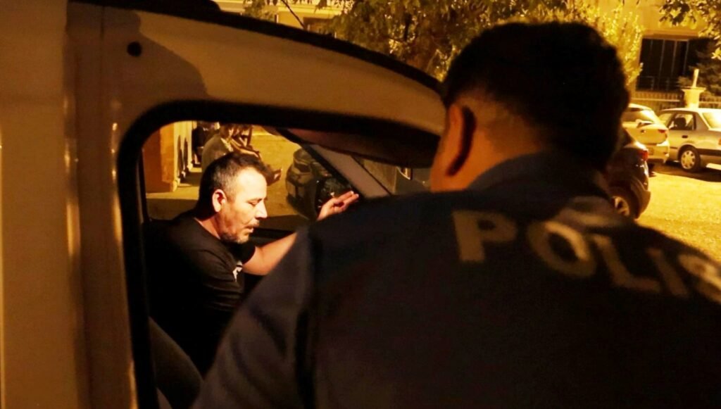 Polisten kaçan ehliyetsiz sürücü 3. kez alkolü yakalandı