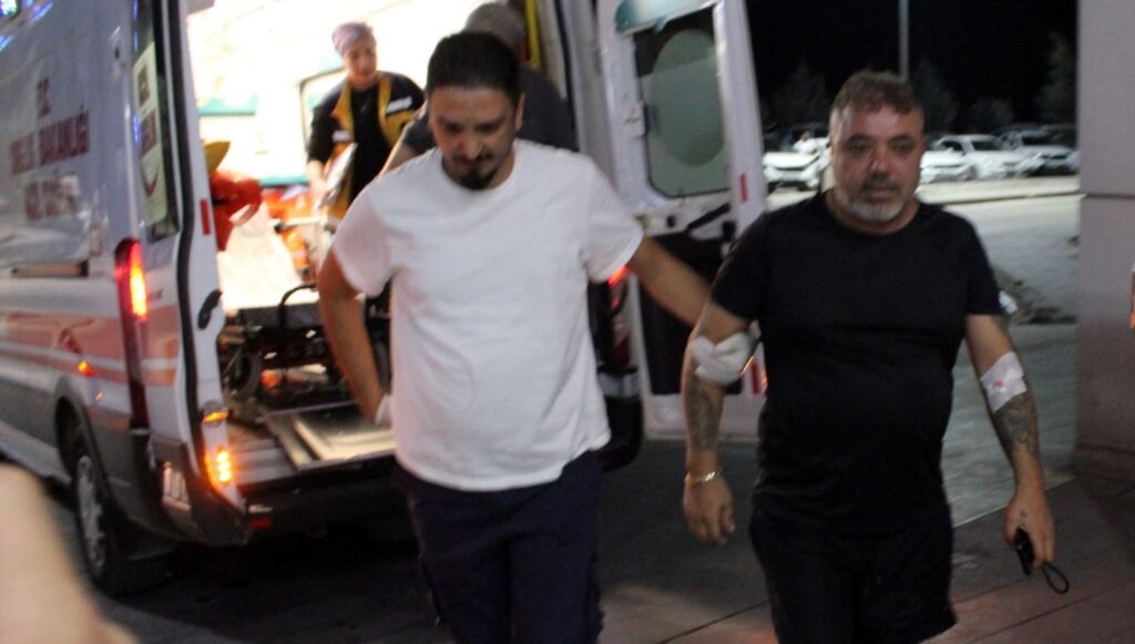 “Yan baktın” tartışmasında kan aktı