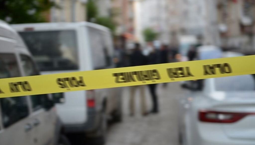 13 yaşındaki çocuk, babasını silahla başından vurdu