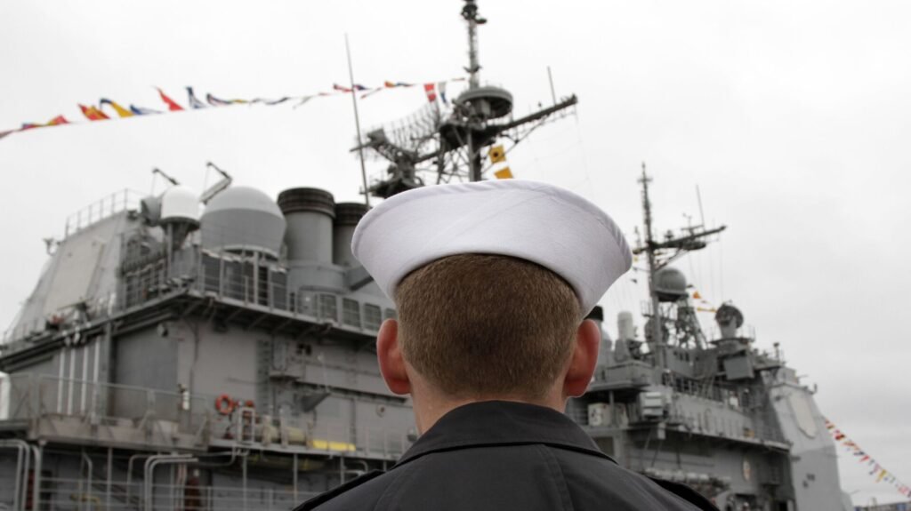 ABD savaş gemilerini Karayipler’e gönderdi: Venezüella Ordusu harekete geçti