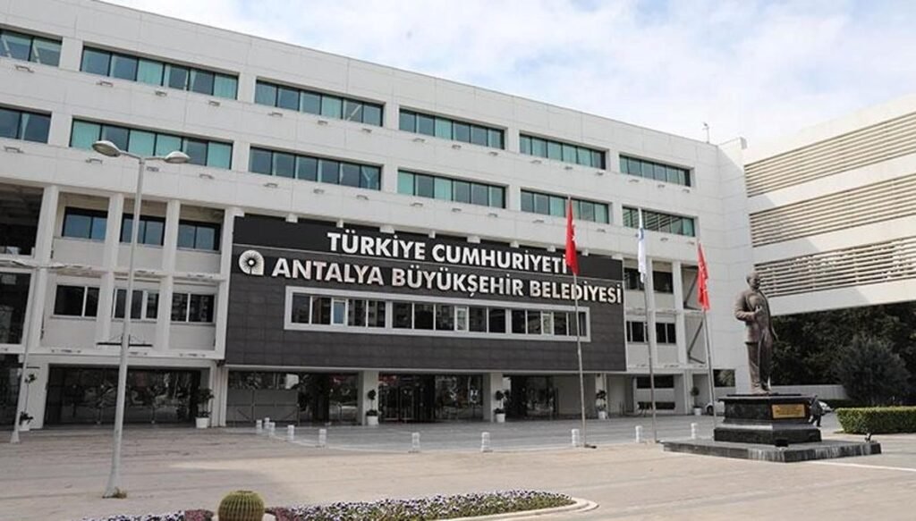 Antalya Büyükşehir Belediyesine rüşvet soruşturması: 3 iş insanı tahliye edildi