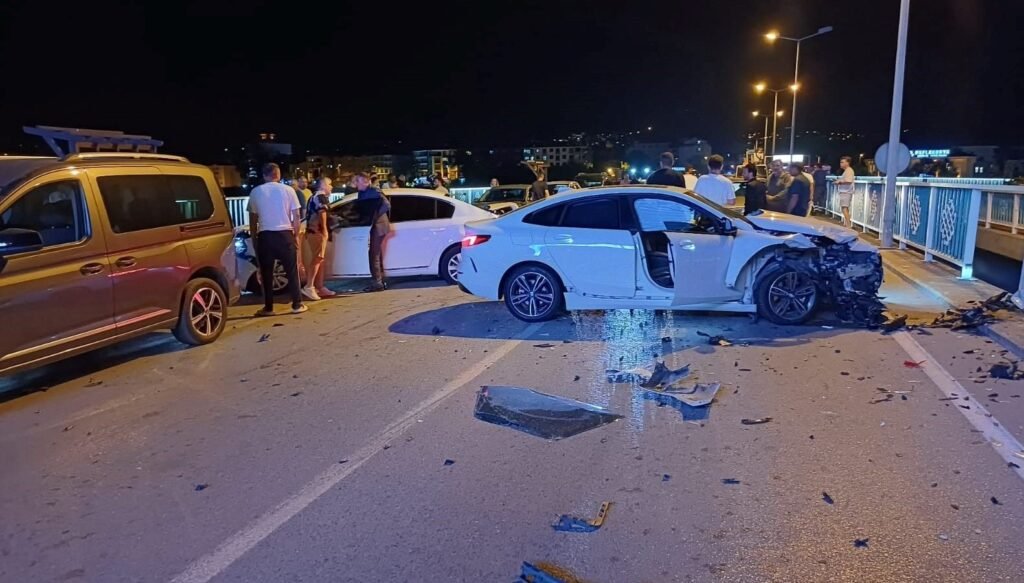 Çaycuma’da zincirleme kaza: Sürücü olay yerinden kaçtı