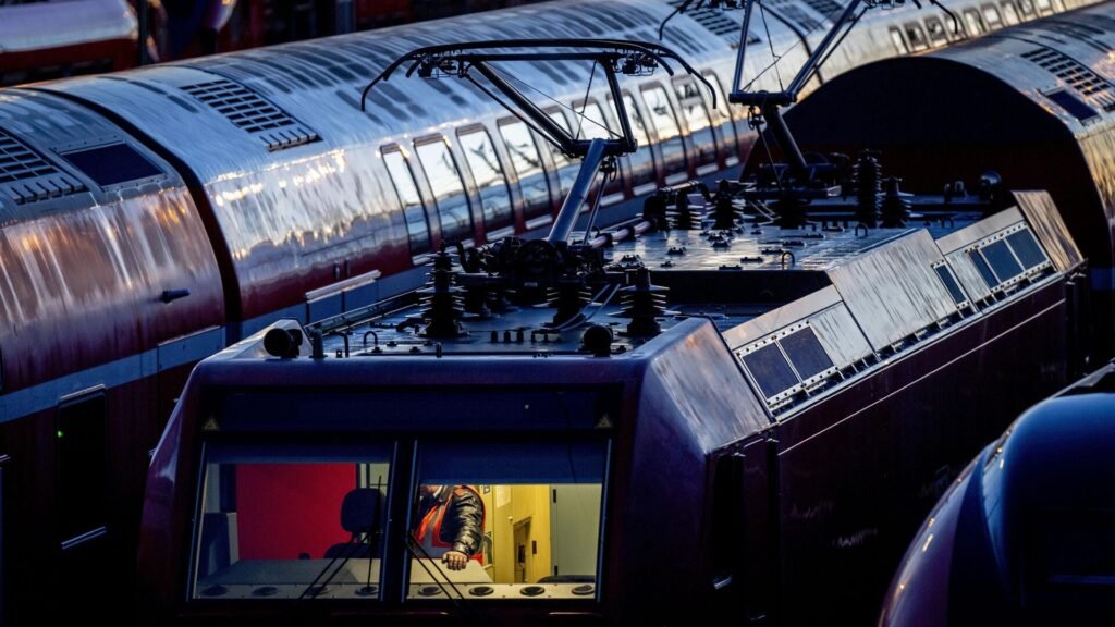 Danimarka’da tren kazası: Çok sayıda yaralı var