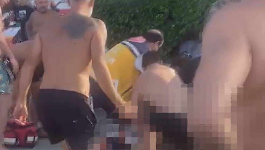 Denizde fenalık geçiren kişi boğulma tehlikesi geçirdi