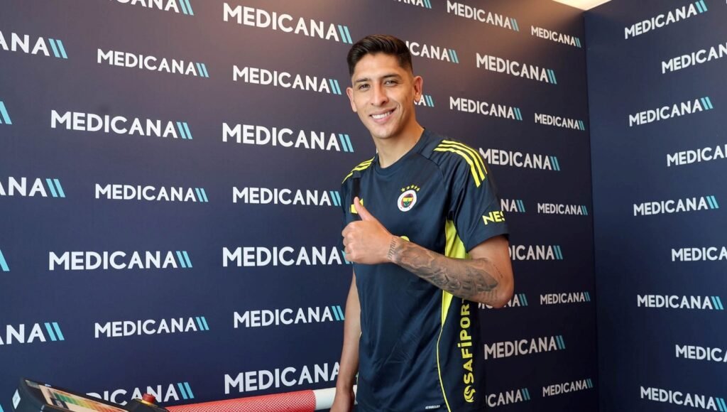 Edson Alvarez sağlık kontrolünden geçti