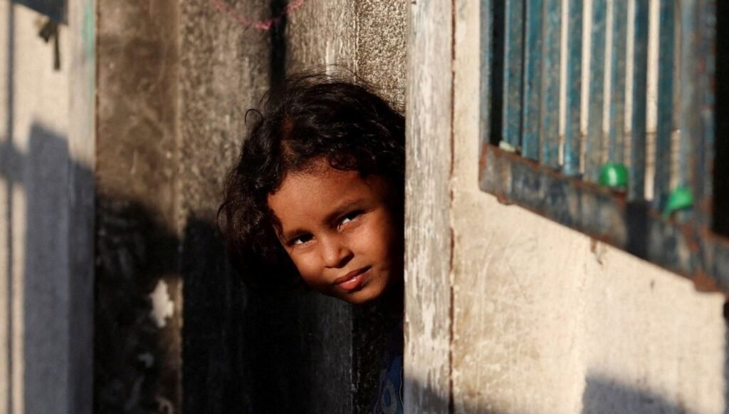 En acı seçim: Evde ölmek mi kaçarken ölmek mi?