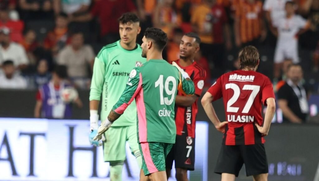 Galatasaray’da Günay Güvenç’ten yeni kaleciye mesaj: “Ben savaşa hazırım”