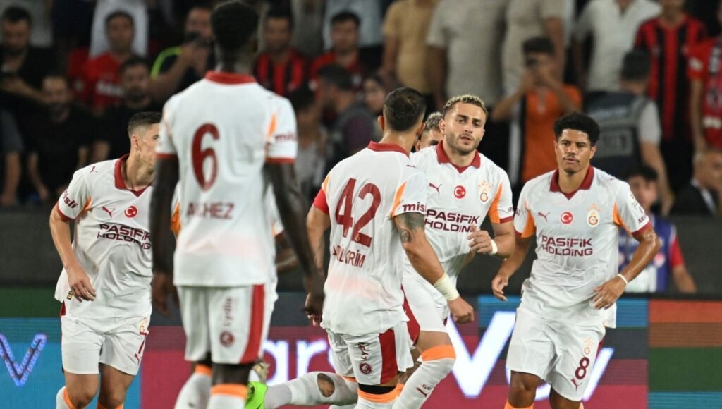 Galatasaray’dan transfer açıklaması: “Oyuncularımızla yetkisiz görüşmeler tespit edildi”