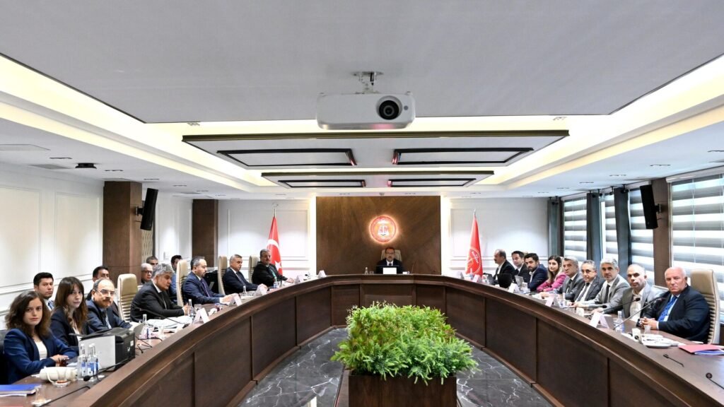 Hakem Kurulu kararı Resmi Gazete’de yayımlandı: Memur ve memur emeklisi ne kadar zam alacak?