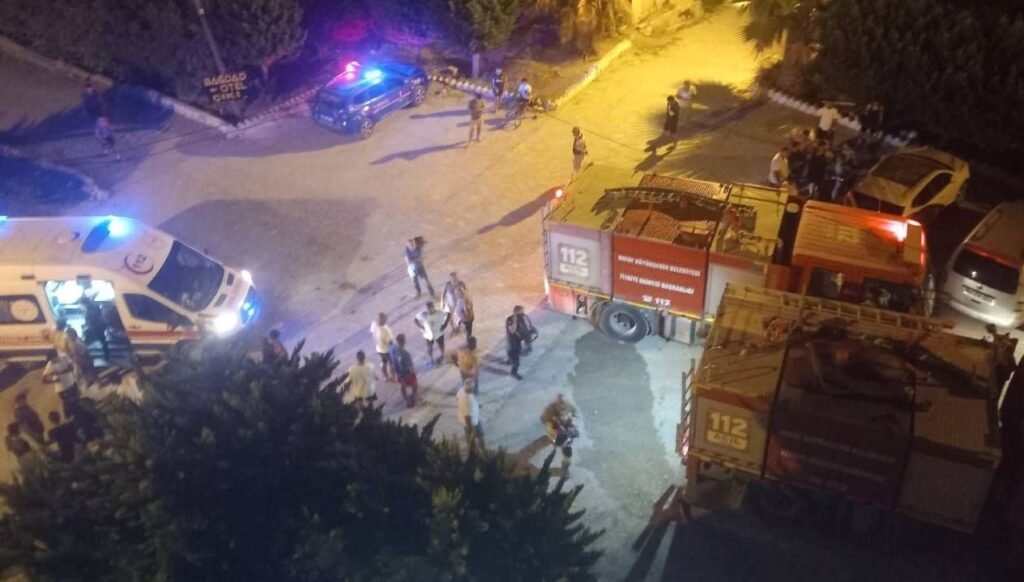 Hatay’da otel yangını: 11 kişi hastaneye kaldırıldı