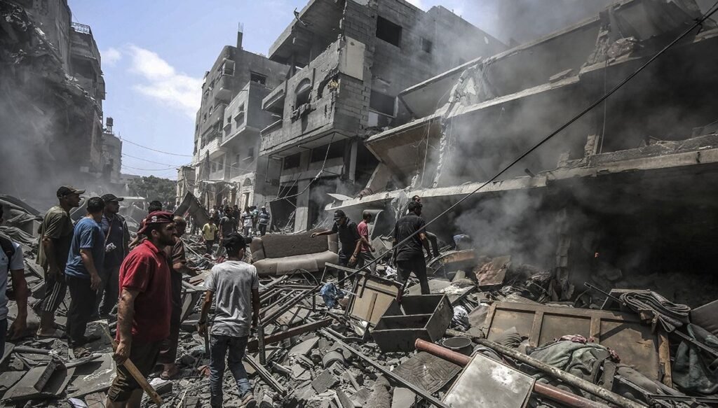 İsrail Gazze’nin bir mahallesinde 300 evi yıktı