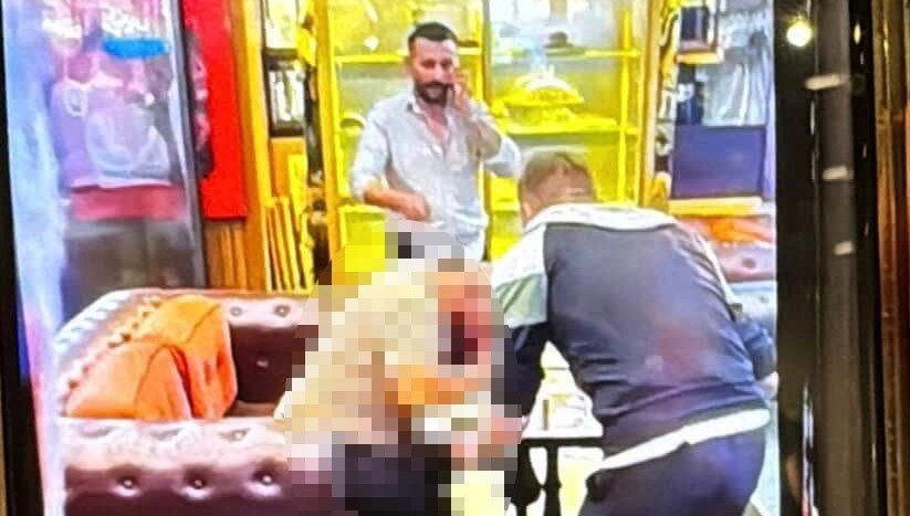 Kafede otururken başından vuruldu