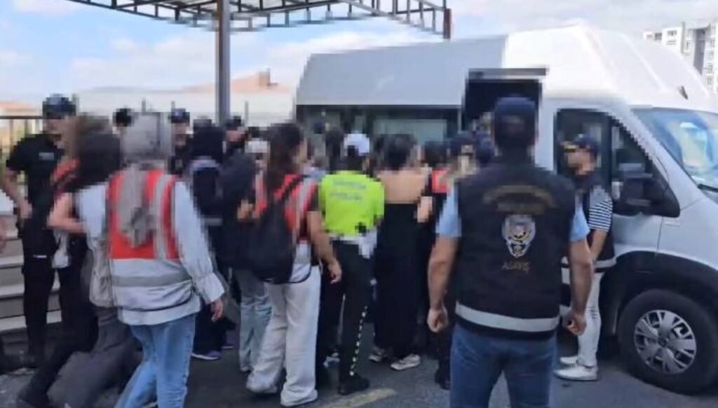 Küçükçekmece’de güzellik merkezlerine operasyon: 18 gözaltı