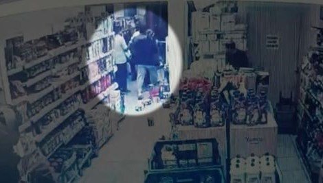 Markette damat öfkesi: Üstü kirlendi diye gözü döndü