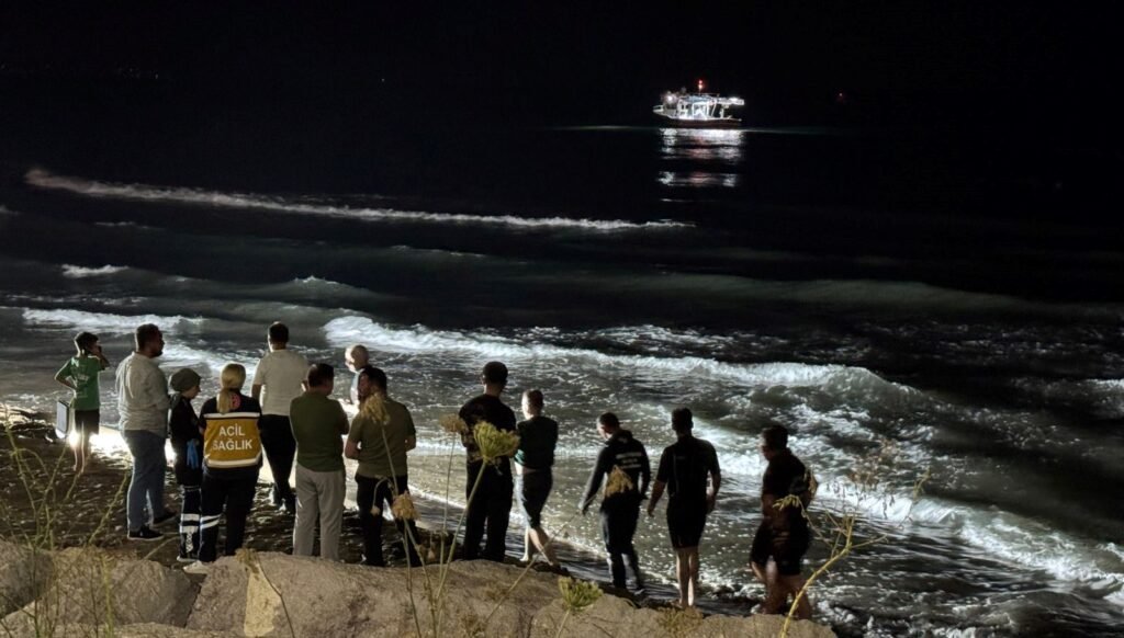 Mevsimlik tarım işçileri dalgalara kapıldı: Biri kurtarıldı, diğeri aranıyor