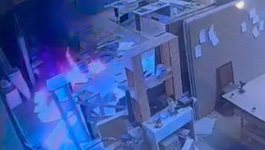 Mobilya atölyesini yaktı! Jandarma kundakçıyı arıyor