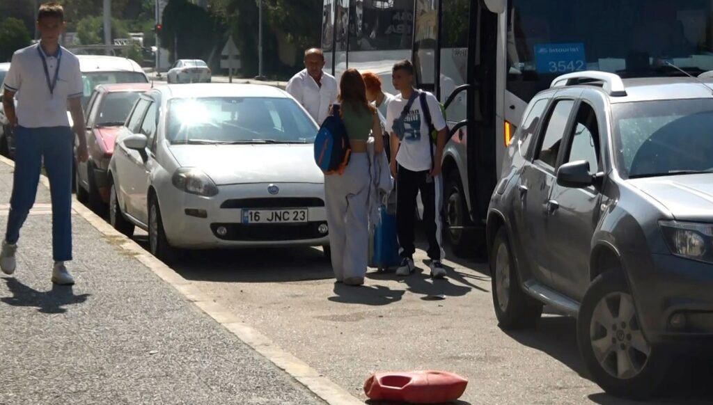 Otel çalışanları iş bıraktı, tatilciler mağdur oldu