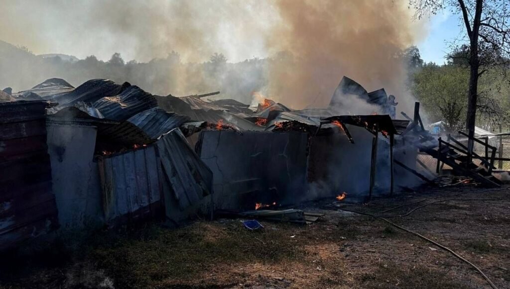 Samanlık alevlere teslim oldu