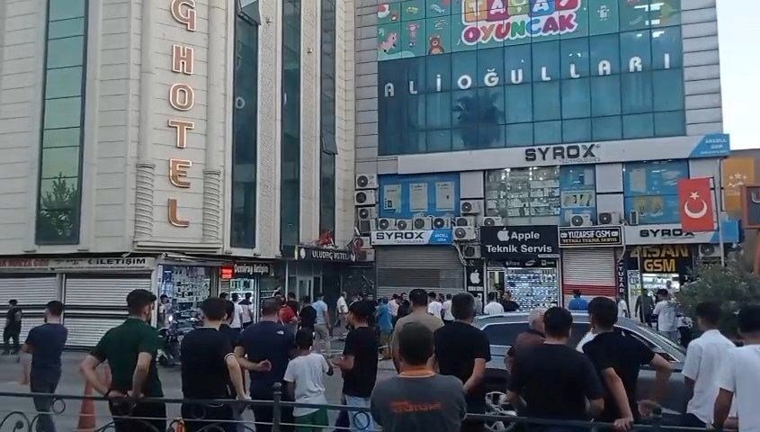 Şanlıurfa’da alacak tartışması: Oteli kurşun yağmuruna tuttular
