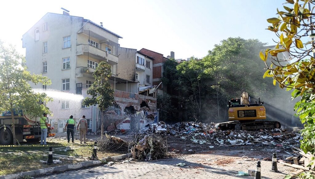 Sındırgı’da artçılar sürüyor: 4.0, 3.6, 3.9