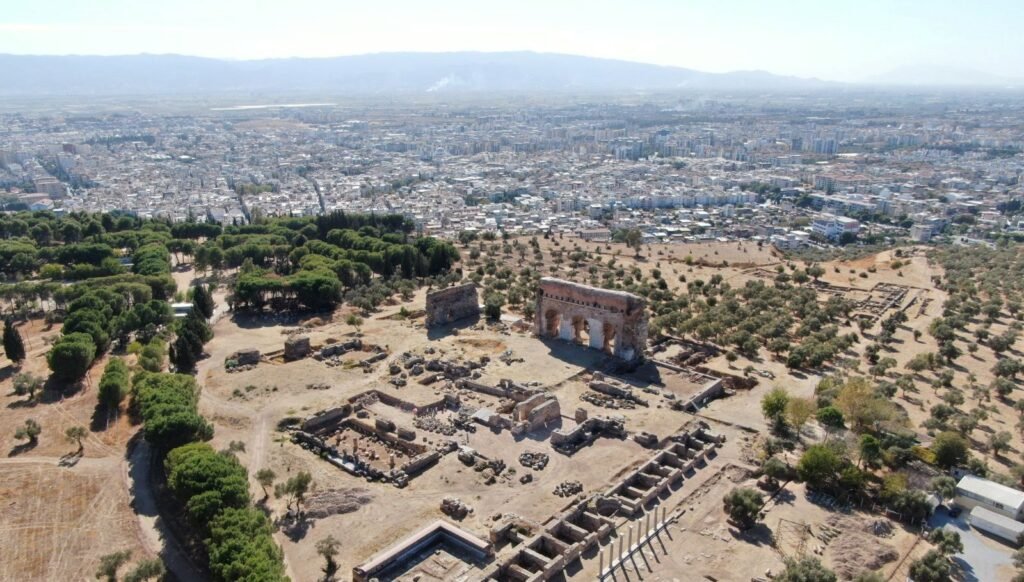 Tralleis Antik Kenti’nde 2. yüzyıla ait mermer parçaları tespit edildi