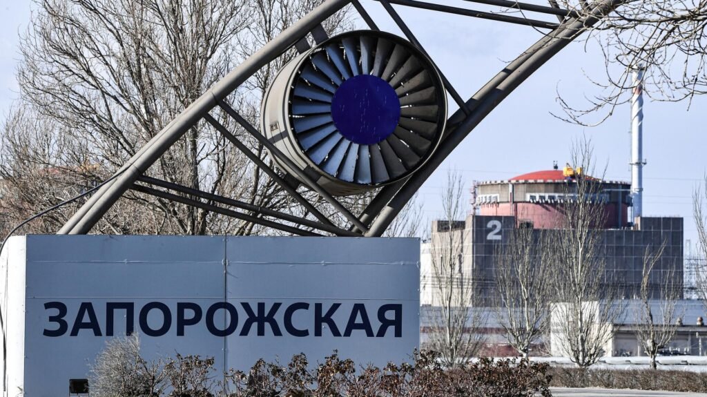 Ukrayna ordusu bir kez daha Zaporojye Nükleer Santrali’nin yakınlarını bombaladı