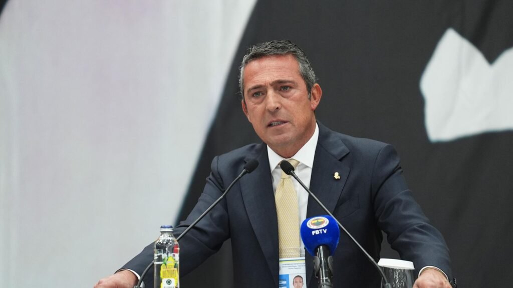 Ali Koç, Hakan Çalhanoğlu’yla yaptığı transfer görüşmesini açıkladı: ‘Aradım gelir misin dedim’