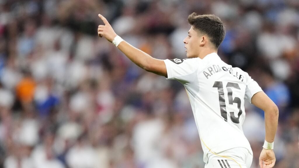 Arda Güler gol attı, 10 kişi kalan Real Madrid Real Sociedad’ı deplasmanda 2-1 yendi