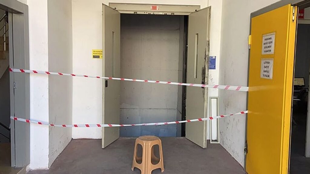 Bir kadının yaşamını yitirdiği asansör kazasıyla ilgili kaymakamlıktan açıklama