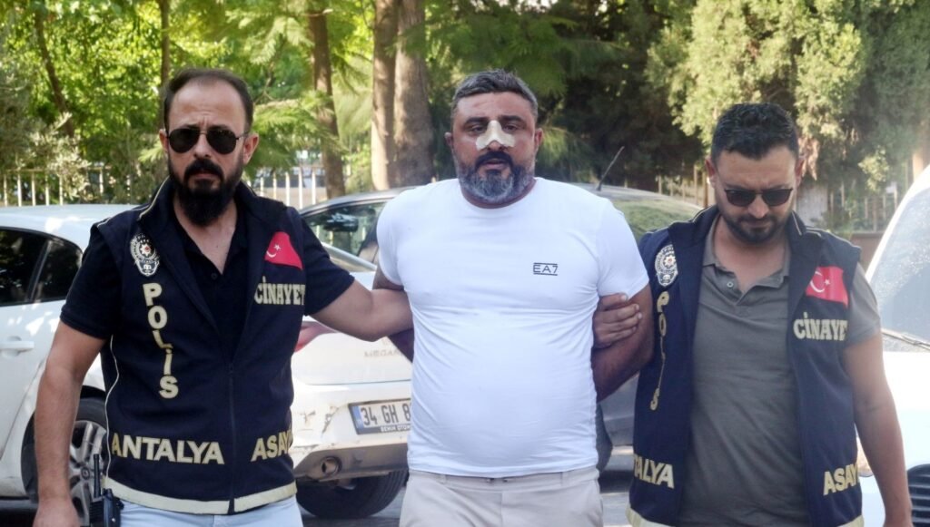 Eski milli futbolcunun oğlunu öldürmüştü, tutuklandı