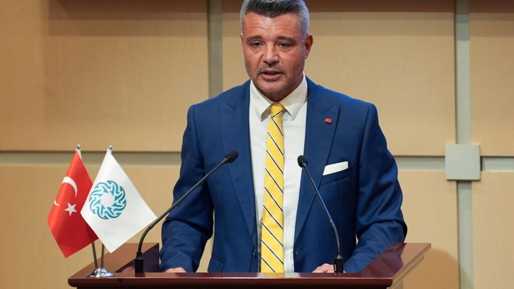 Fenerbahçe başkan adayı Saran iki ünlü isme resmi teklif yaptı