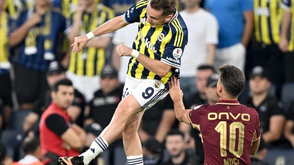 Fenerbahçe yeni teknik direktörü Tedesco yönetimindeki ilk maçında Trabzonspor’a karşı 1-0 üstün