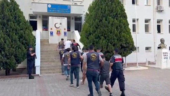 FETÖ tehdidiyle milyonluk vurgun: Sahte polisler yakalandı