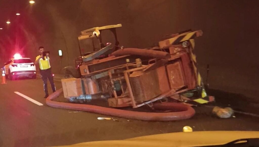 Fındık patozu tünelde devrildi